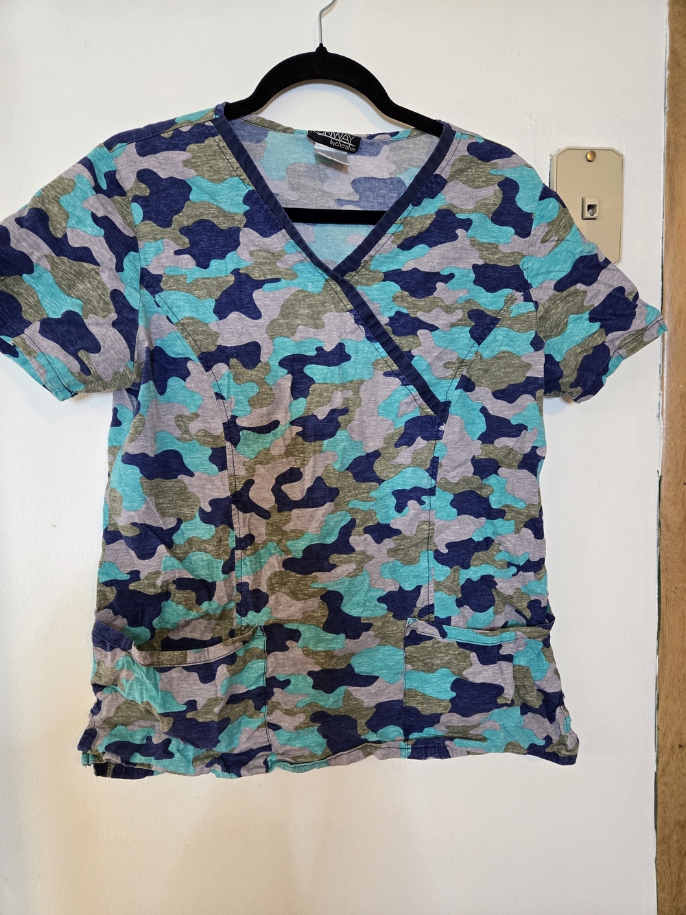 Camo Print V-Neck Scrub Top in Teal & Navy
